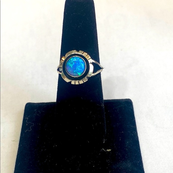Jewelry - Peruvian Fire Opal and Sterling Silver Ring🌺